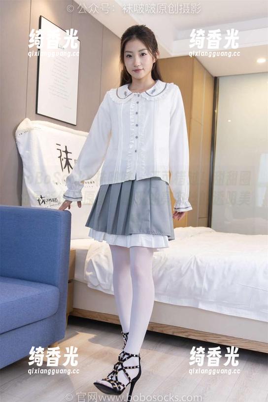 BoBoSocks袜啵啵 - 不可错过！甜甜圈的最新作品原图，展现油亮肉丝的透明美感