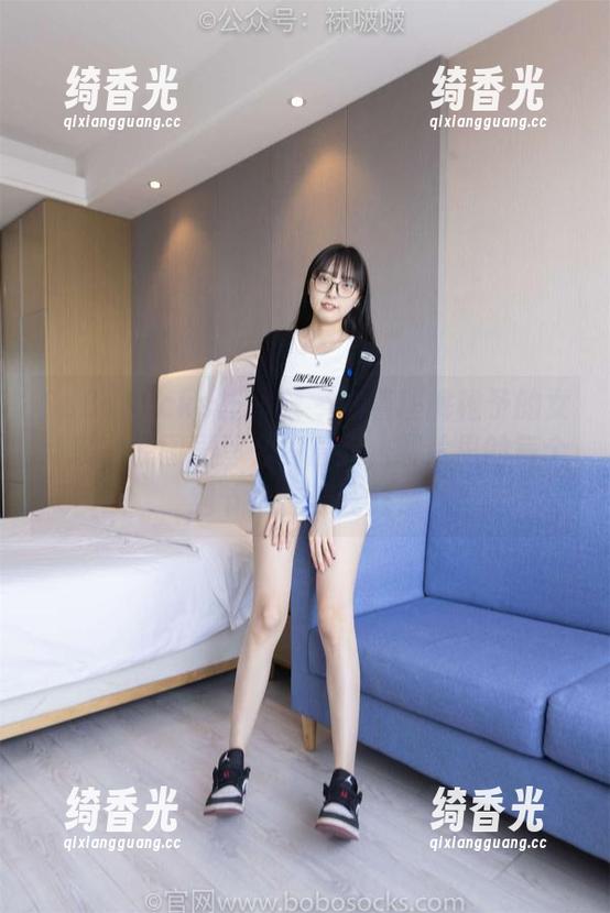 BoBoSocks袜啵啵 - 试着理解稚予的女仆装，原图里那么多层次，图片里的每个细节都在与我对视