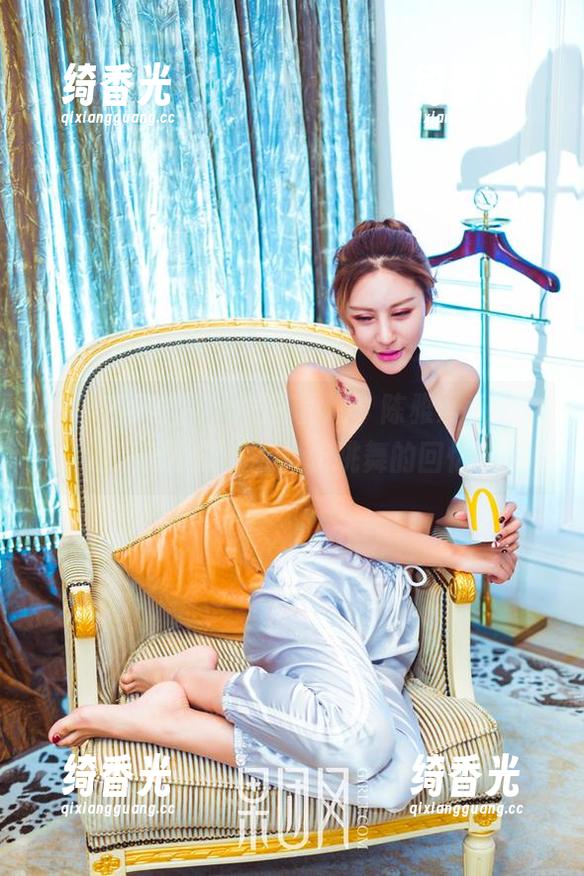 GIRLT果团网-陈雅漫 GIRLT果团网 - 短裤登场,陈雅漫私拍:这是我小时候在模仿跳舞的回忆。