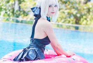 翻了一圈，Kitkat Cosplay的女友图包果然没让我失望！