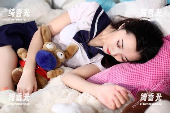 PDL潘多拉 - 图包新鲜出炉：杨晨晨sugar与黑丝的微妙搭配，咱们得瞅瞅！