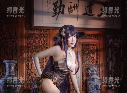天台探秘：在Sakiiii翎柒的图片里，在线寻找那份微妙的感觉。