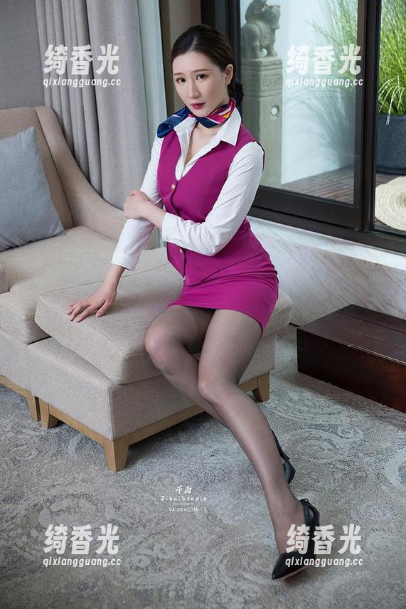 TouTiao头条女神 - 最新的图库里，娜依灵儿的睡衣让人意犹未尽，真让人想熬夜。