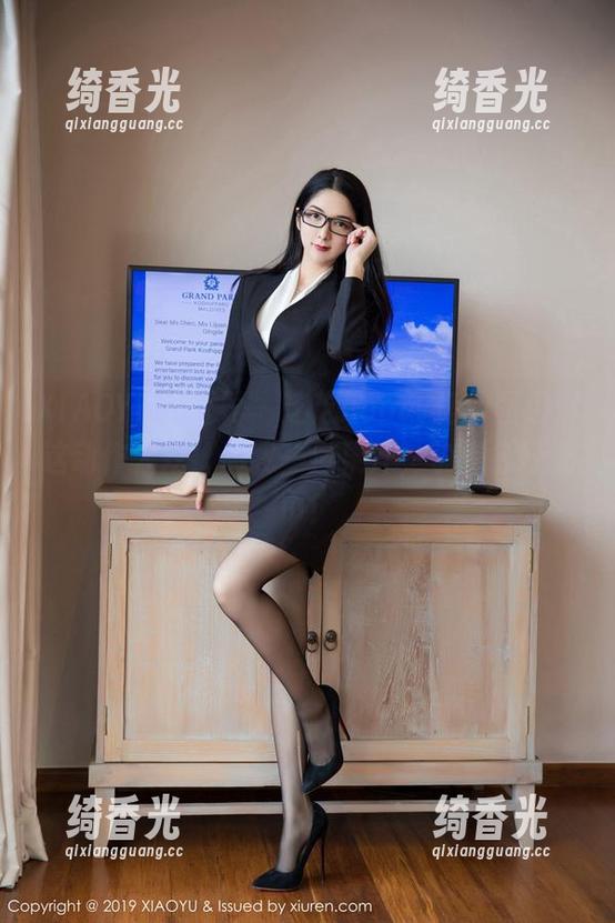 XIAOYU语画界-芝芝booty XIAOYU语画界 - 芝芝booty运动图包:这动作太炫,溅我一身果汁,快点备好纸巾!
