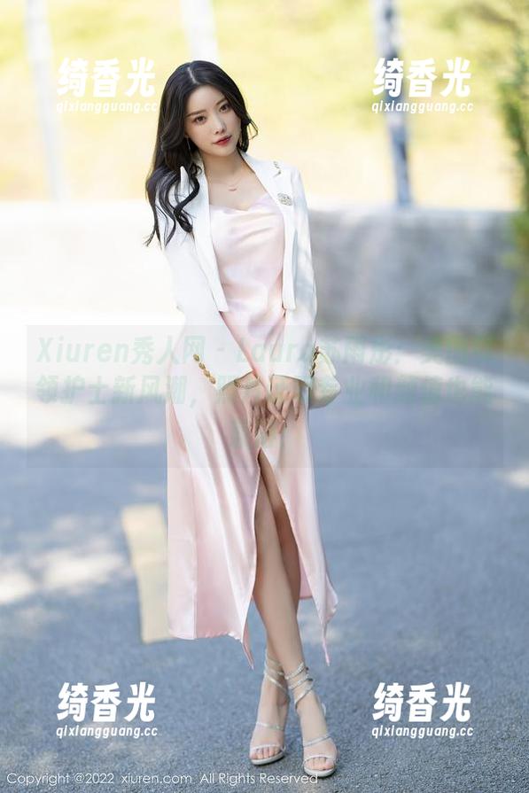Xiuren秀人网-Laura苏雨彤 Xiuren秀人网 - Laura苏雨彤:美图引领护士新风潮,照片证明专业和颜值也能兼得!