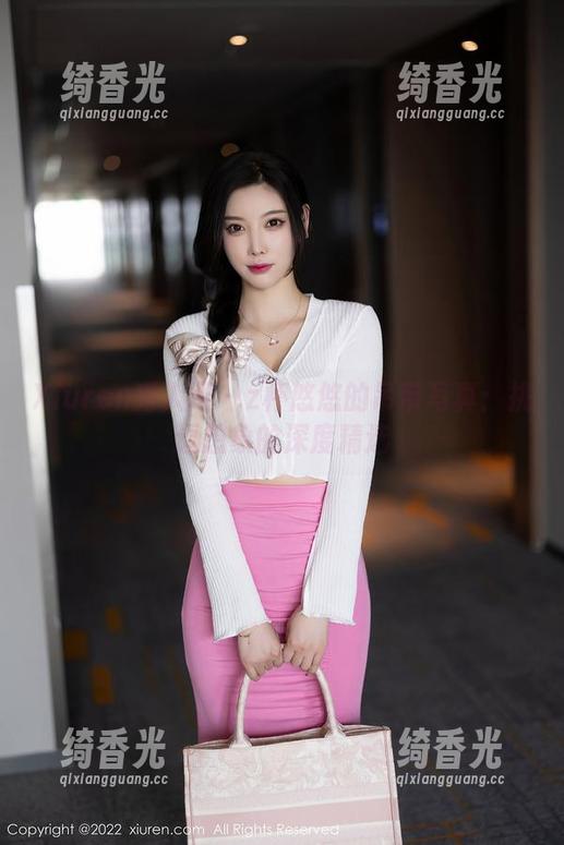 Xiuren秀人网 - z杯悠悠的吊带写真：挑逗想象的深度精选