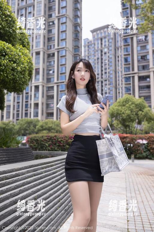 Xiuren秀人网-古月小同学 Xiuren秀人网 - 突破想象!定制美脚图集,古月小同学这回来点不一样的。