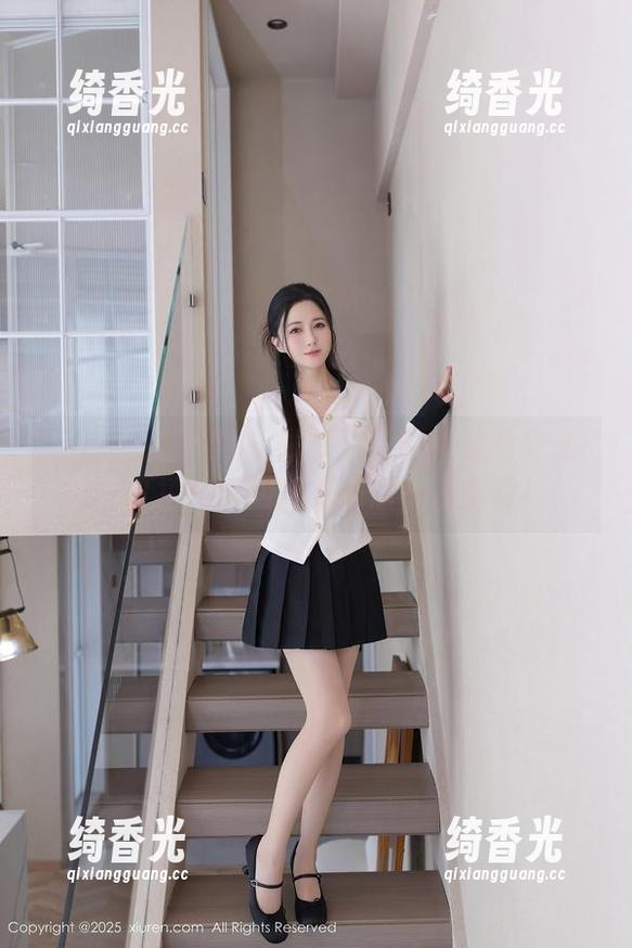 Xiuren秀人网-奈奈Fox Xiuren秀人网 - 联想到空中仙女的奈奈Fox白裙——如此美图居然是免费!