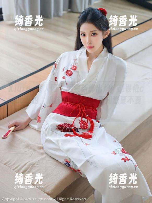 Xiuren秀人网 - 图集新鲜出炉！赵惟依coco私拍，棉袜配脚丫子，不知道要不要拍成系列