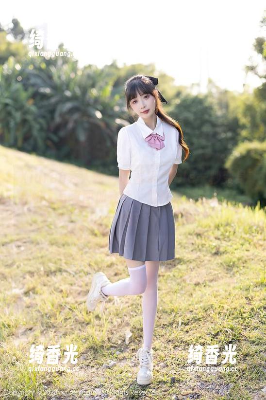 Xiuren秀人网-陶喜乐_lele Xiuren秀人网 - 陶喜乐_lele一秒变身学姐,写真图册在手,肤浅扯淡就看这一炮!