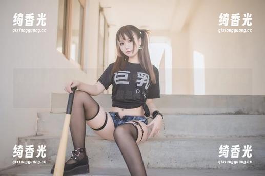 把“美腿”定义得更高：Yoko宅夏精选写真集，腿型走向不该被忽视。