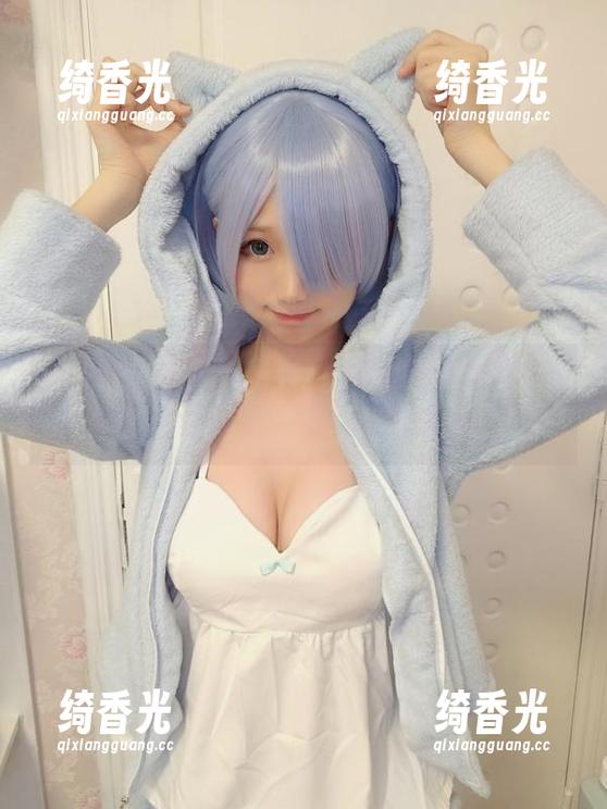 图片中的空姐，让nagisa魔物喵演绎出了什么叫优雅，就这气质真不是一般。