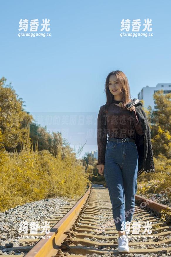 轰趴猫我们的美丽日常：下载这个人间盛世颜套图，一波脑洞开启中