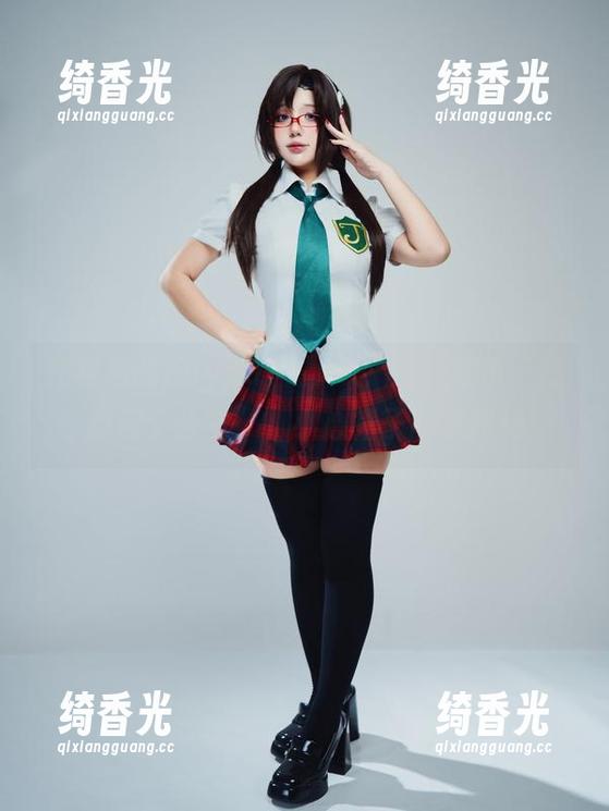红裙后的puypuychen，原图展示“我也想演个公主”，小心裙子斗志昂扬！