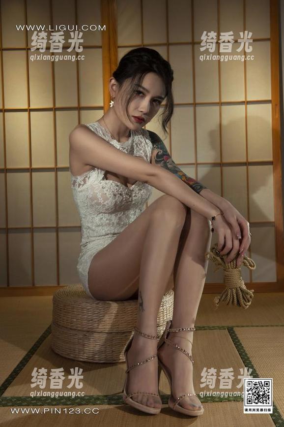 丽柜-由美 丽柜 - 不得不说,最近由美的旅拍作品集真的是创意满满,颜值担当。