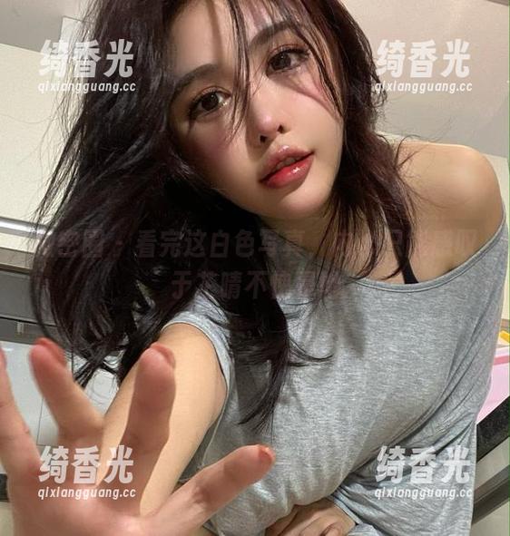于芷晴 微密圈 - 看完这白色写真,内心只能感叹于芷晴不愧是她