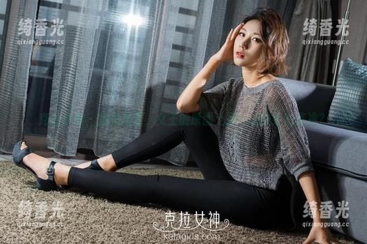 克拉女神-彤萱 克拉女神 - 她是彤萱,女王的原图上那一抹曾经的高冷?