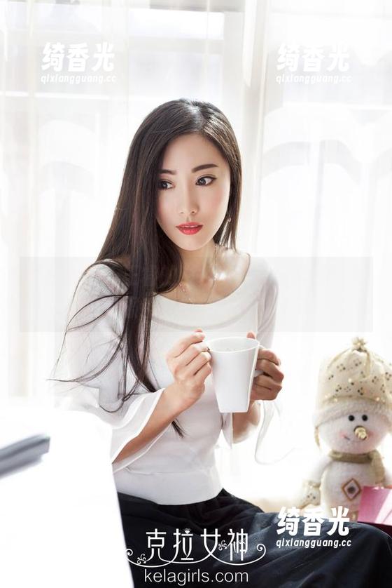 克拉女神 - 王睿的白色美图——你瞧，连白色衣服都变得这么有灵气了！