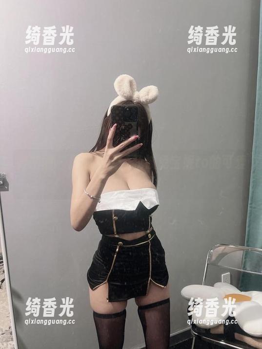 微密圈 - 愿意承认，我被兔宝妮to的可爱写真圈粉了！