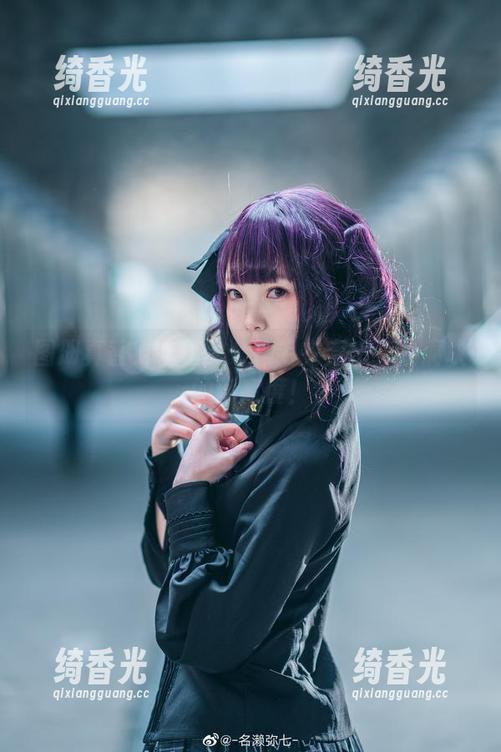名赖弥七 图册真香!名赖弥七把毛衣穿出了豆腐块的新高度!
