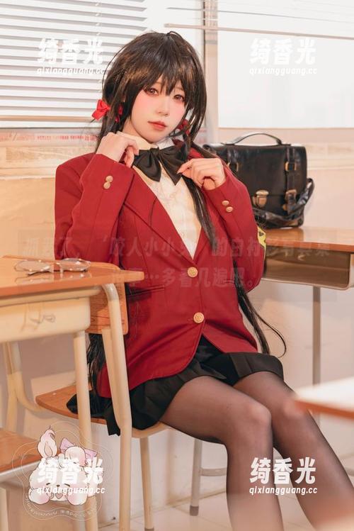 抓紧了，‘咬人小小兔’的白衬衫写真集，没事…多看几遍吧。