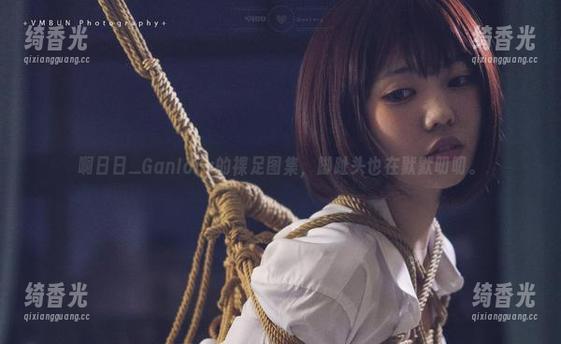 啊日日_Ganlory 啊日日_Ganlory的裸足图集,脚趾头也在默默叨叨。