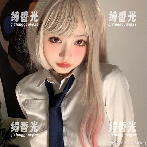 嘎潼 哦,嘎潼办公室的福利进入了我的视线,原图让人不小心多叹了口气。
