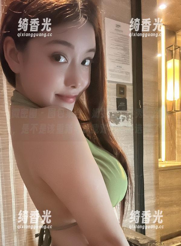 奶雯 微密圈 - 图包集合,奶雯的“小秀”怒赞,是不是该重新考虑我对衣柜的选择了?