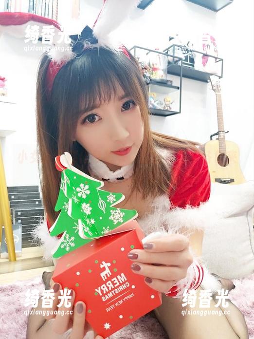 小女巫露娜化身秘书，图库精选：各色夹克与迷你裙，你最喜欢哪个？