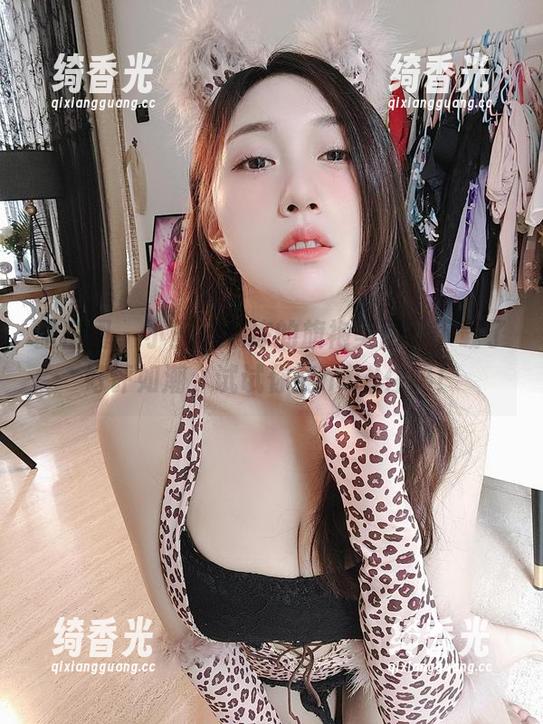 微密圈 - 小玉吃果冻的旗袍美图，下载了好评如潮，试试你能hold住吗！