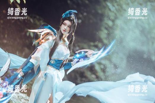 戚顾儿 戚顾儿的作品集:当仲夏夜梦遇上新风尚