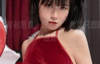 晕崽Zz的白衬衫图集，对不起，我就只想盯着那米色纽扣