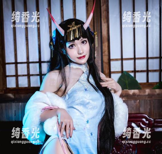 木之本果 退勤后的木之本果,美图、套图之间,走的是性感而不明显的边缘