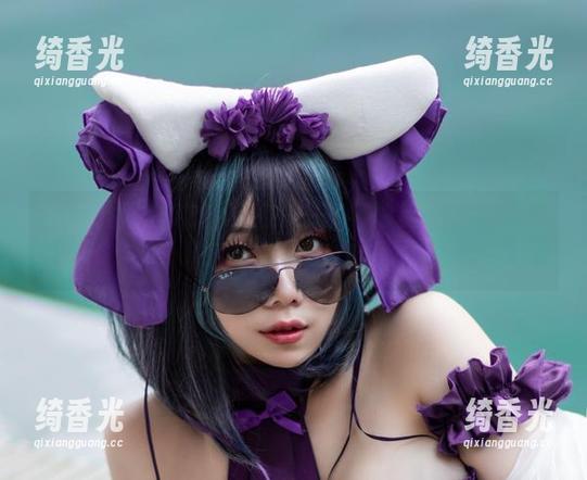 记得关注末夜787的系列——柴郡泳装套图，走路带风的气场太迷了！