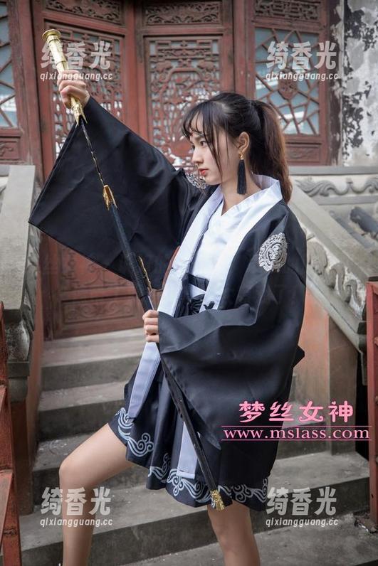 梦丝女神 - 说好的无圣光，凌凌的脚丫却像带了滤镜，套图太有戏了！
