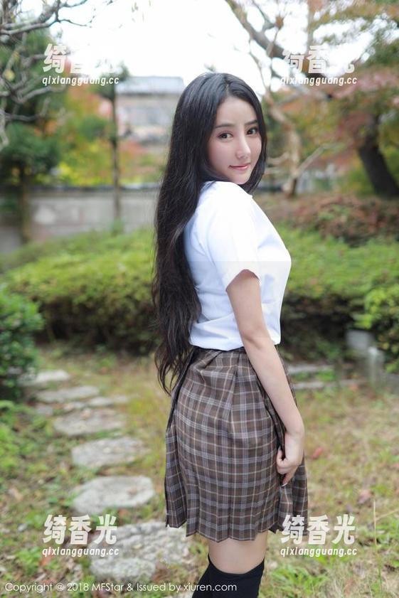 模范学院 - 把粉色玩出花的艾莉Evelyn：福利图集不藏私