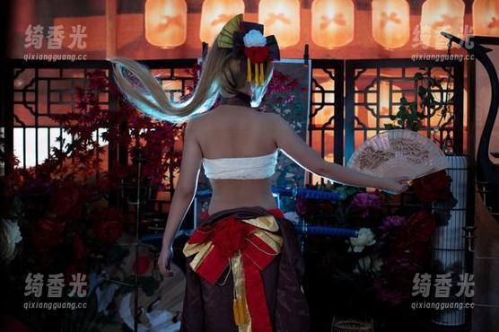 洛璃LoLiSAMA 洛璃LoLiSAMA又来了,高清作品温柔如香雪,凉夜如斯,不信你瞅瞅。