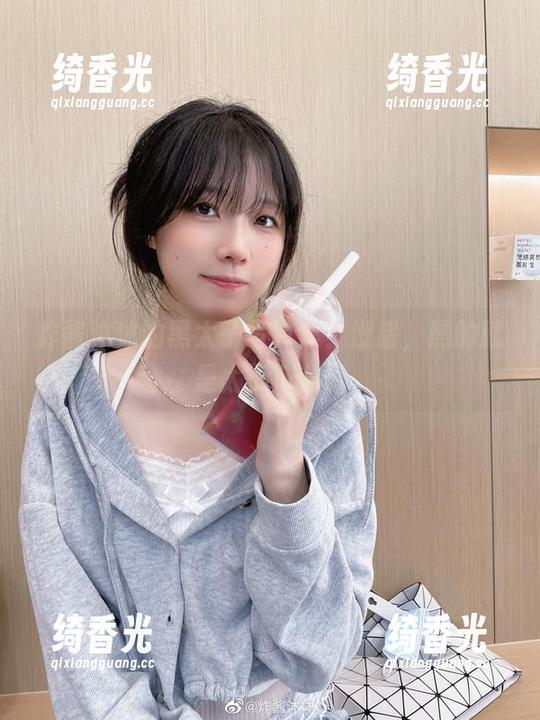 炸酱沐沐的黑太子写真集？没错，黑的就是太子范儿！