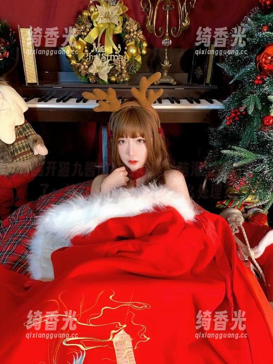 猫九酱 每翻开猫九酱的纯白写真,脑海里都唱起了:洁白如雪的心情要怎么处理?