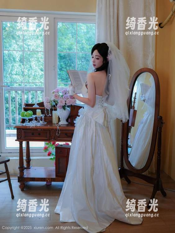 秀人网 - Erikaki你的教室写真，为什么让我觉得好想上课？