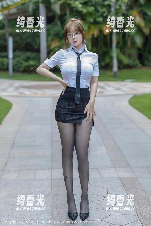秀人网 - Sibyl网袜挑战：写真合集，一不小心就上头！