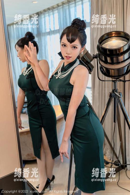 秀人网-养乐多Doll 秀人网 - 心灵与腹部的双重锻炼:养乐多Doll的瑜伽作品集