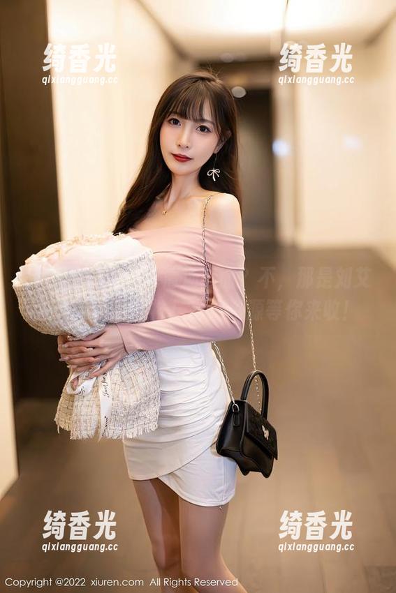 秀人网 - 这一池清汤挂面？不，那是刘艾琳Allen的网袜！高清资源等你来收！