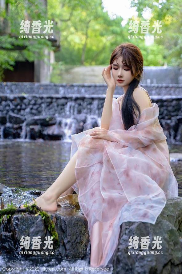 秀人网 - 曦宝儿校服美图：看完我也想重返校园…上课不弄疯我才怪！