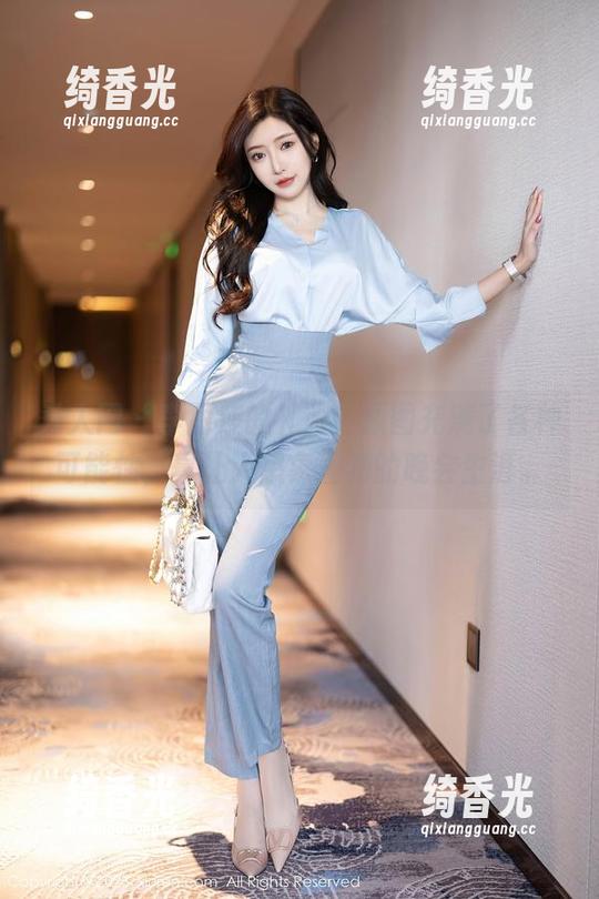 秀人网-李丽莎 秀人网 - 李丽莎的礼服,原图充满了各种可能性,真让人想象着她的晚会生涯。