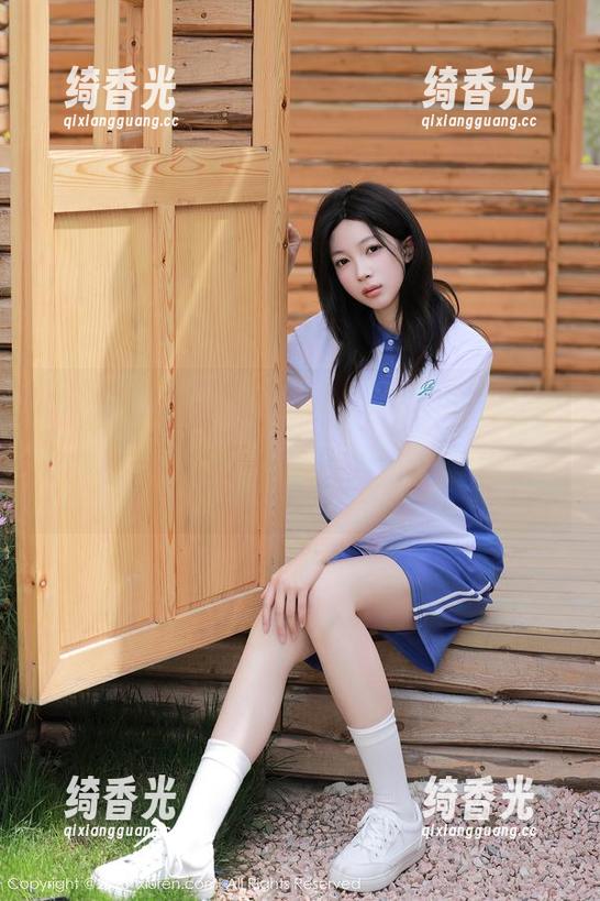 秀人网-李可儿 秀人网 - 李可儿新出的私房连衣裙合集,确实有些让人意想不到的搭配,猜我最喜欢哪一款?