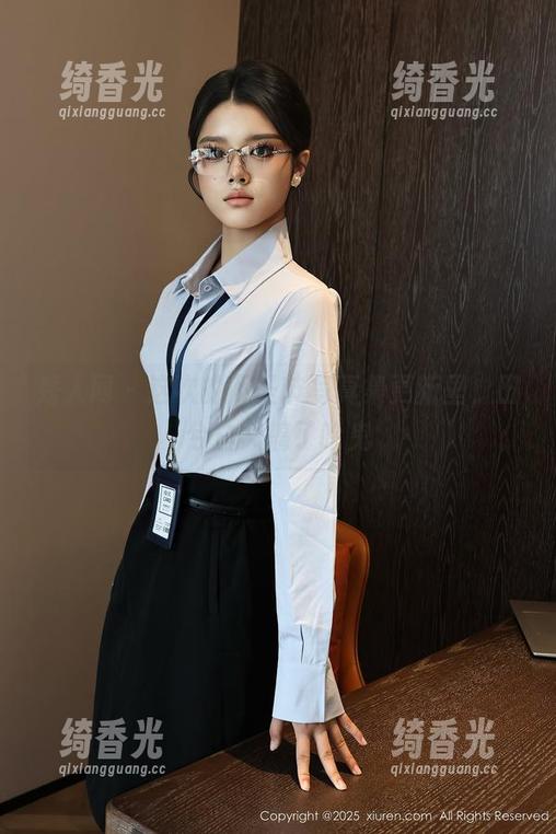秀人网-田兮白 秀人网 - 这次的万圣节写真集更新里,田兮白又搞了啥鬼