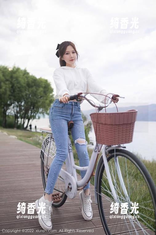 秀人网-葛征Model 秀人网 - 图包里的每一个角落,葛征Model的透明让人捉摸不透。