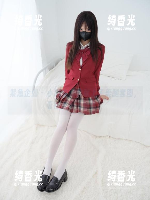 紧急企划 - 小恩为我们献上了美腿套图，看得我眼花缭乱。