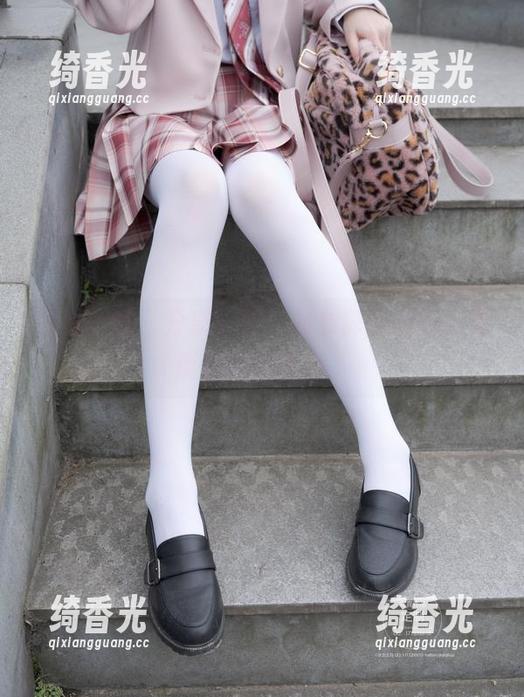 紧急企划 - 分享一下，林书辞的美脚，毋庸置疑的焦点。